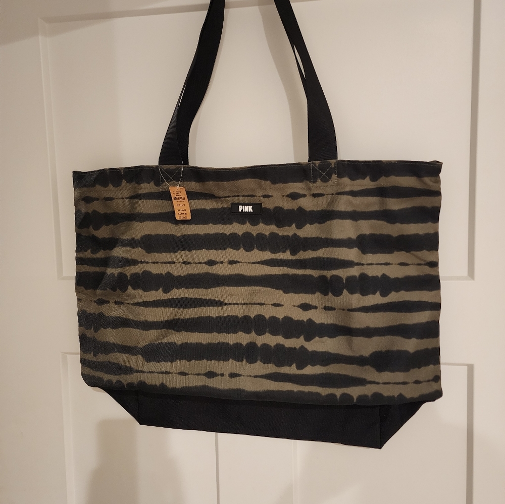 VS PINK zippered tote bag